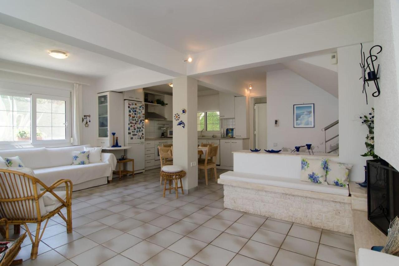 フロギタ Wonderful House With Private Gardenヴィラ エクステリア 写真